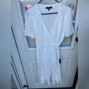 New! Women’s white XL Lulus wrap dress